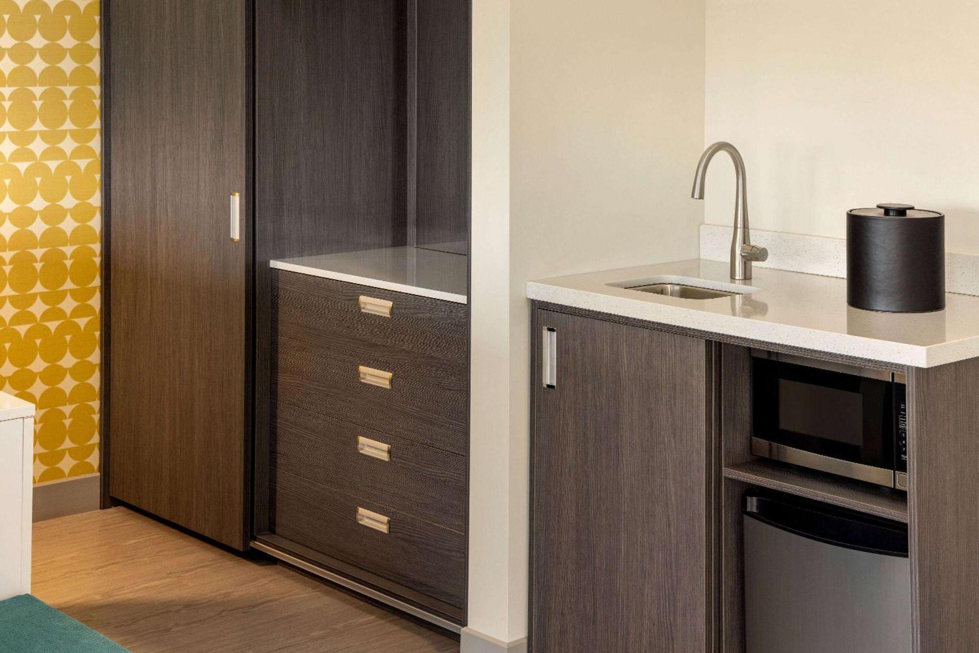 The Orbit Hotel, Trademark Collection By Wyndham Fairview Park Ngoại thất bức ảnh
