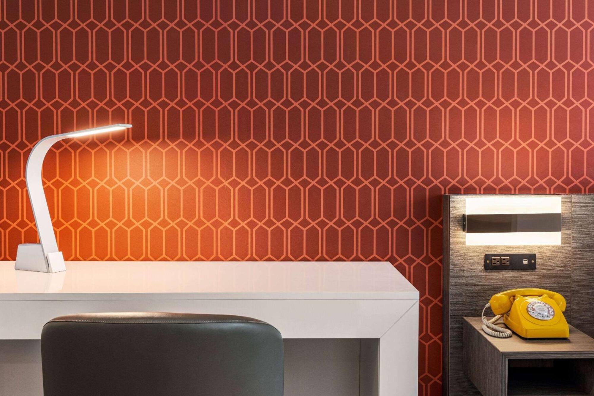 The Orbit Hotel, Trademark Collection By Wyndham Fairview Park Ngoại thất bức ảnh