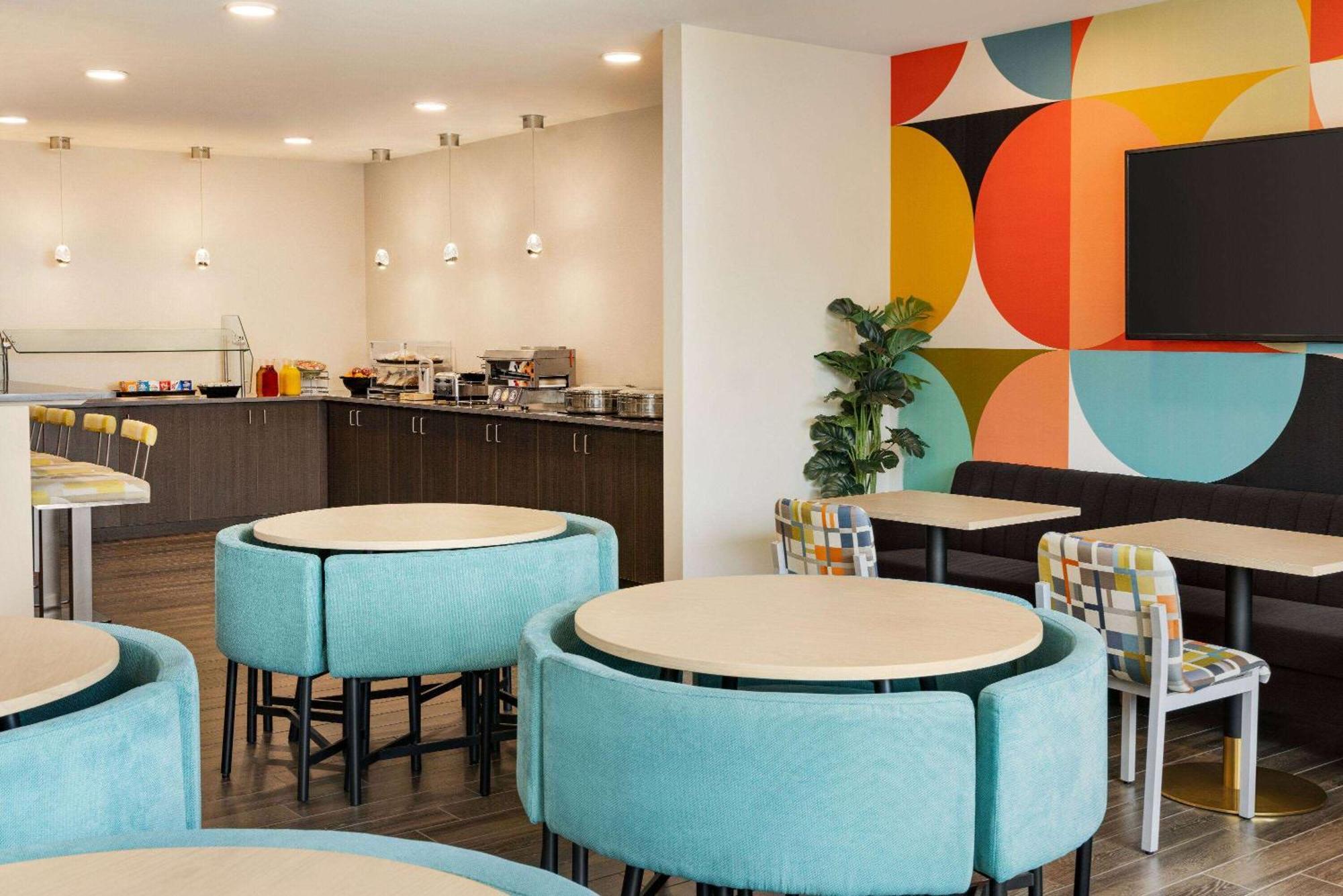The Orbit Hotel, Trademark Collection By Wyndham Fairview Park Ngoại thất bức ảnh